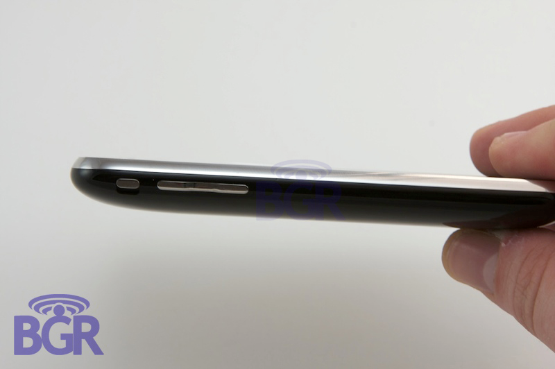 Illustration for article titled iPhone 3G First US Unboxing (Best Photos Yet)